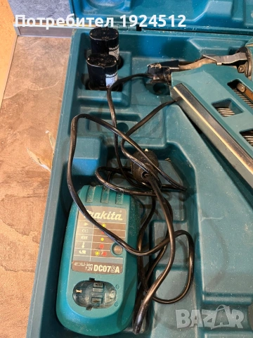 Makita GN900 Такер за пирони, снимка 2 - Такери - 53369156