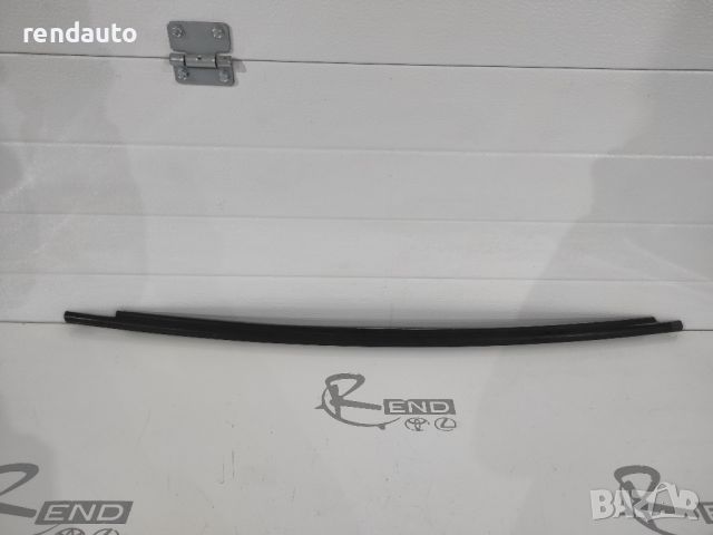 Предна дясна водобранна лайсна за врата за Toyota Auris 2006-2012 