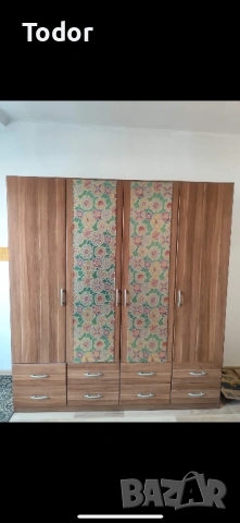 Продавам четирикрилен гардероб с чекмеджета – отлично състояние, снимка 2 - Гардероби - 53699866