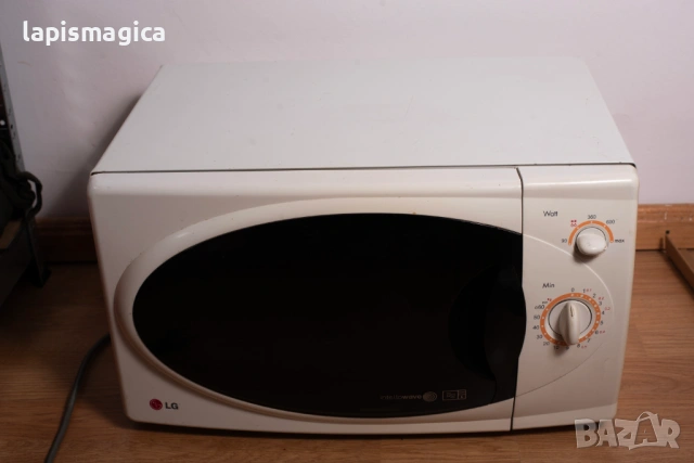 Микровълнова LG с механичен таймер