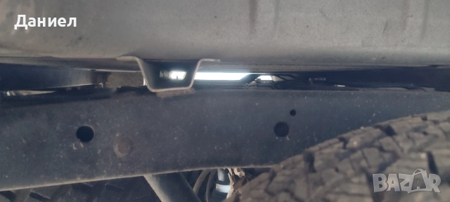 Nissan Navara 2.5 Double Cab, снимка 12 - Автомобили и джипове - 54035691