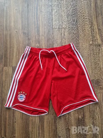 Страхотни мъжки къси панталони ADIDAS FC BAYERN  размер L 