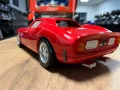 BBURAGO метална колекционерска количка модел FERARRI 250 1965г. 1:18, снимка 3