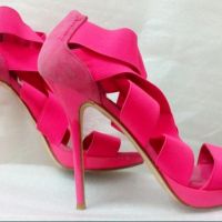 Токчета Зара ZARA, снимка 1 - Дамски обувки на ток - 45361033