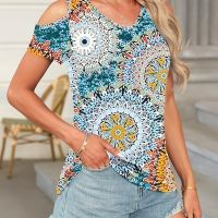 Нова Летна Дамска Тениска Шикозна Блуза с Цветен Дизайн и Открити Рамене Топ, снимка 2 - Тениски - 45496705