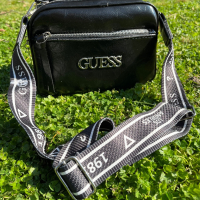 Нови дамски чанти Guess, снимка 1 - Чанти - 44961428