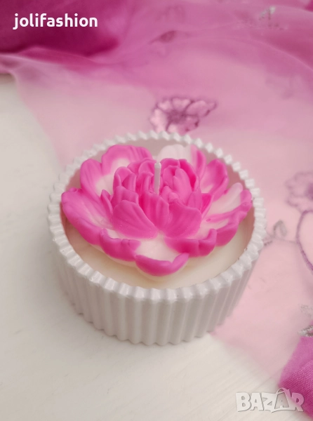 Соеви свещи и букети от восъчни цветя, снимка 1