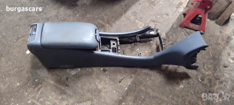 Подлакътник Mercedes C220 W203 - 60лв, снимка 1