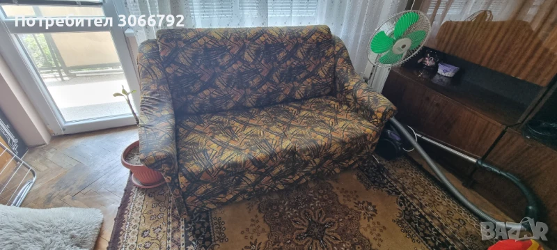 Диван разтегателен двуместен като нов, снимка 1
