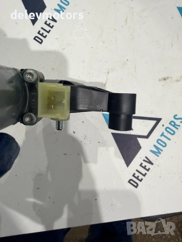 5Q0959801B моторче за предно ляво ел. стъкло от Skoda Karoq 1.5 TSI двигател DXDB, 150 кс., снимка 4 - Части - 53524799