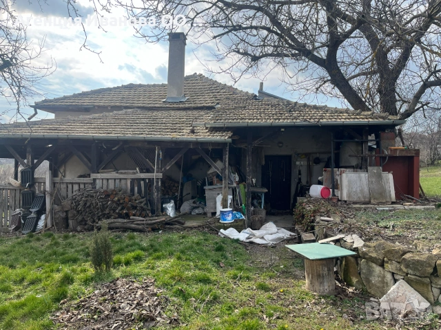 Две къщи в един парцел, снимка 17 - Къщи - 53826804