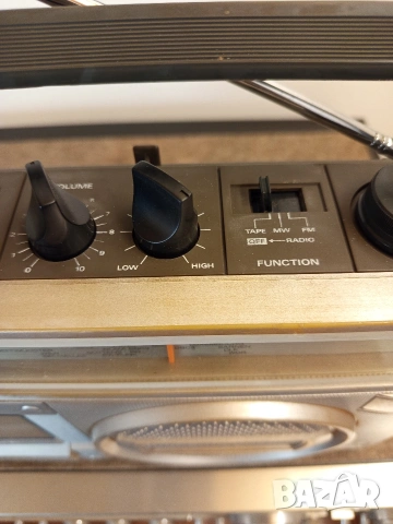 HITACHI TRK 5601, снимка 3 - Радиокасетофони, транзистори - 53929859