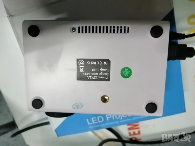 Мини LED проектор , снимка 5 - Плейъри, домашно кино, прожектори - 53436699