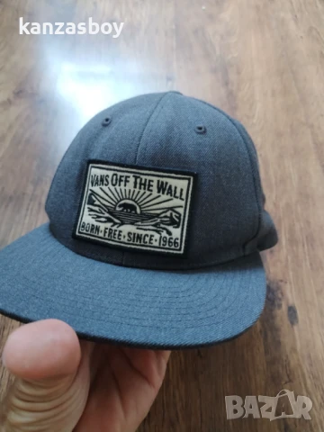 VANS - страхотна шапка КАТО НОВА, снимка 2 - Шапки - 50860739