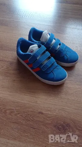 Adidas маратонки , снимка 2 - Детски маратонки - 47275185