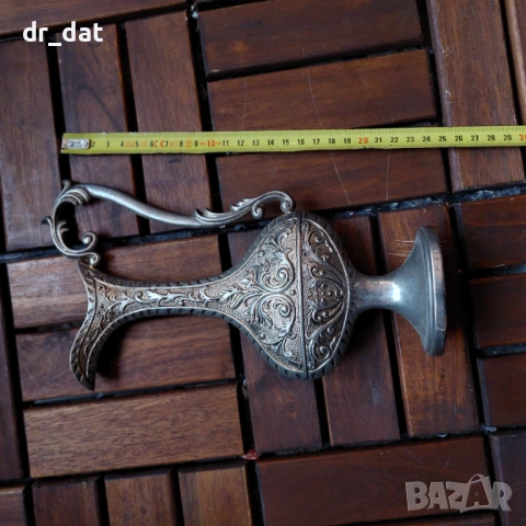 Ретро ваза от цинк с флорални мотиви, снимка 2 - Антикварни и старинни предмети - 54006420