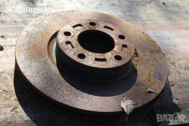 Диск преден десен Мазда 3 2008 2.3i 158hp Mazda 3 седан, снимка 2 - Части - 53134252