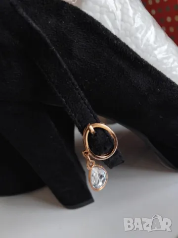 Черни велурени обувки  на ток и платформа, снимка 2 - Дамски обувки на ток - 50042333