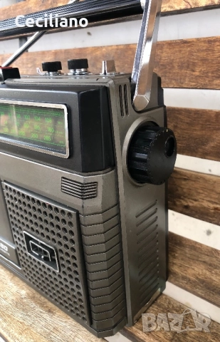 Радиокасетофон Sharpс GF-8080E, снимка 2 - Радиокасетофони, транзистори - 52676813