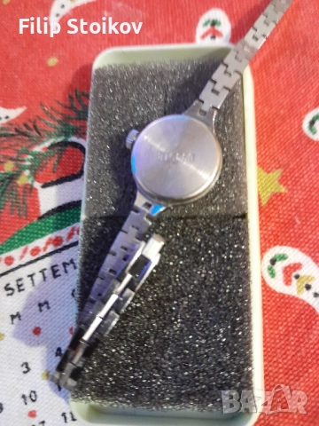 Дамски часовник Чайка с верижка нов, снимка 2 - Дамски - 52681170