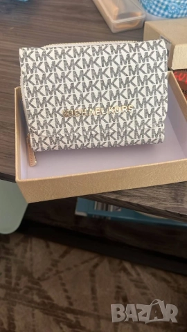 портмонета gucci guess michael kors , снимка 4 - Портфейли, портмонета - 51871871