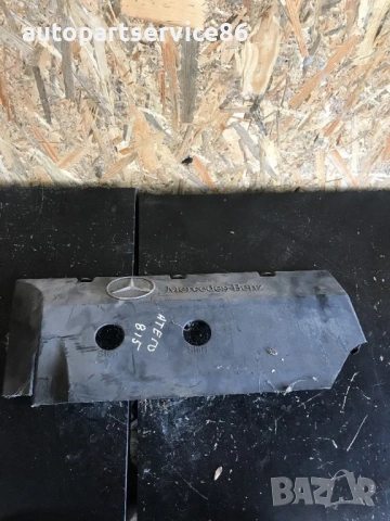 Горен капак на двигател за Mercedes Atego A9040740247, снимка 2 - Части - 53889594