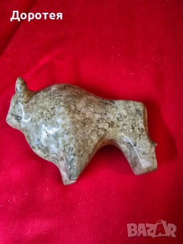 Фигура на Бик от камък