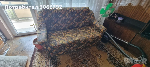 Диван разтегателен двуместен като нов, снимка 1