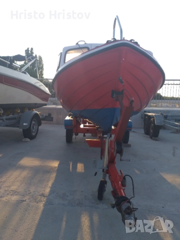   Продавам лодка пластмаса 4.40 на1.70 със извън бордови двигател Меркурий 25к двутактов обслужен , снимка 2 - Такъми - 52417021