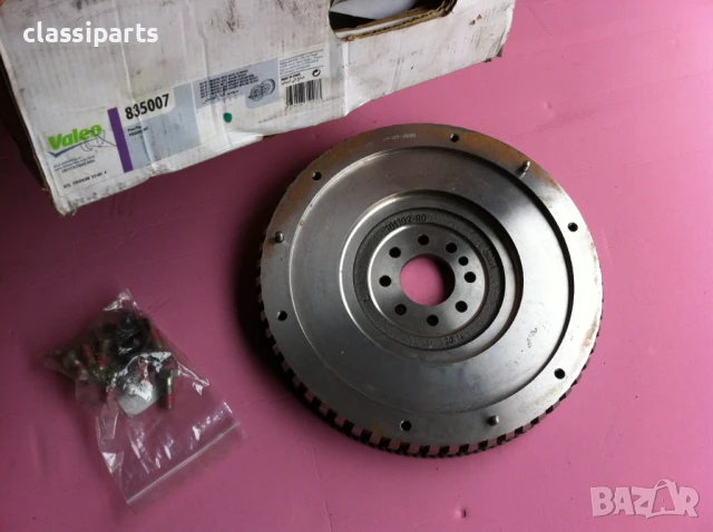 Нов, плътен маховик Valeo за Пежо 307 / Peugeot 307, снимка 2 - Части - 51061733