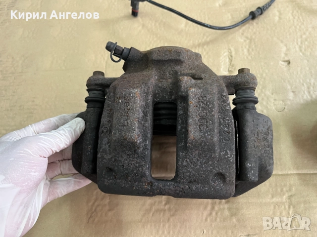 Предни спирачни апарати от Mercedes C-class W203 3.2i, снимка 3 - Части - 51682817