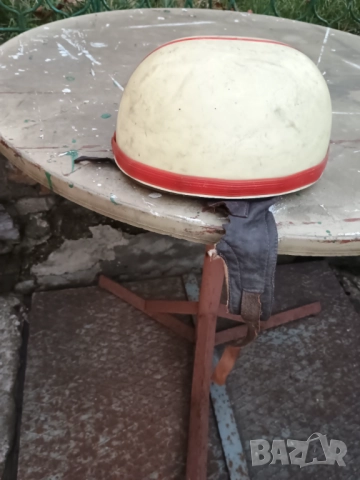 Каска от 60-те години