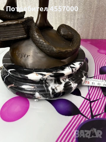 Голяма бронзова скулптура „Темида“ – ГРАНД модел 59 см, около 7 кг, подпис Mayer, снимка 5 - Антикварни и старинни предмети - 53406280