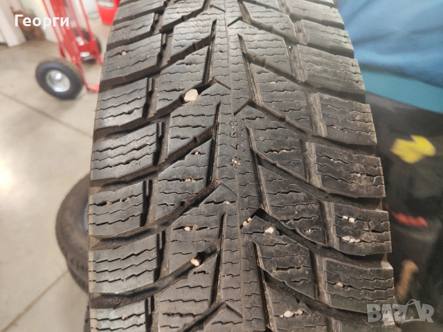 2бр.зимни гуми 225/75/16C Nokian