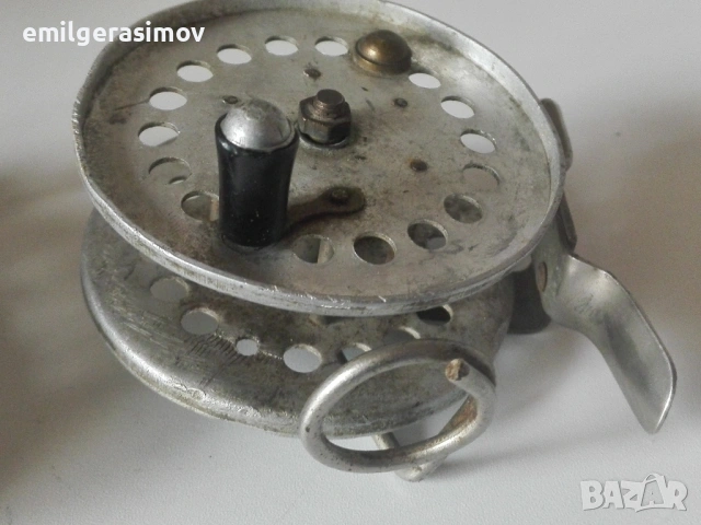 Стар щик и две риболовни макари.., снимка 10 - Антикварни и старинни предмети - 53938949