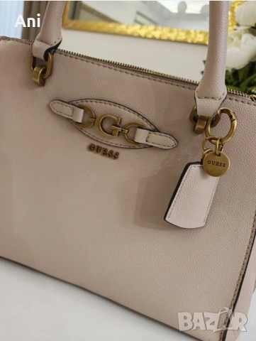 Оригинална чанта Guess , снимка 5 - Чанти - 53702847
