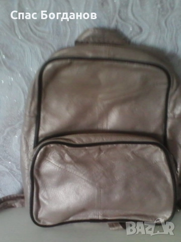Продавам дамска раница