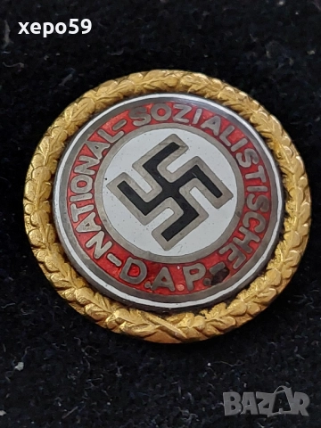 WW2-Немски златен партиен знак за заслуги 1933-45год., снимка 3 - Антикварни и старинни предмети - 52526362