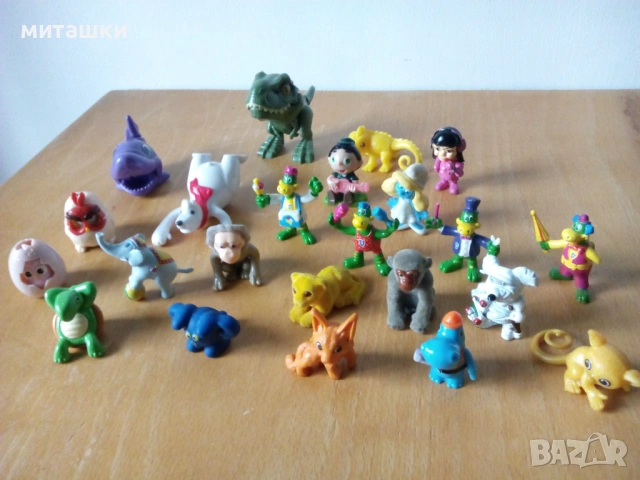 23 броя фигурки от Киндер сюрприз и други