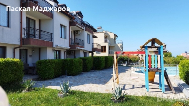 Триетажна жилищна сграда с дворно място и лятна кухня, снимка 9 - Къщи - 51545415