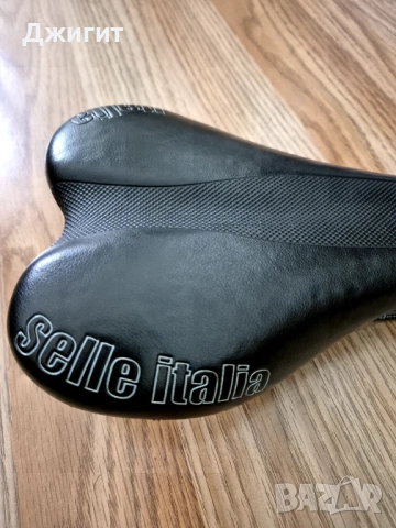 Седалка за велосипед Selle Italia от естествена кожа , снимка 4 - Части за велосипеди - 53093872
