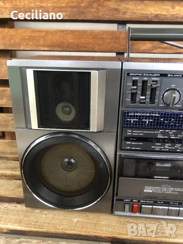 Радиокасетофон HITACHI TRK 9100E(Japan), снимка 11 - Радиокасетофони, транзистори - 53117543