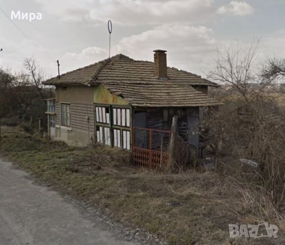 Двуетажна къща с двор в село Долец, Попово, снимка 1 - Къщи - 45200471