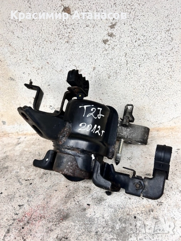 Тампон двигател за Тойота Авенсис T27.десен горе 2009–2013, снимка 12 - Части - 46519492