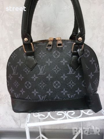 Guess mini bags Разпродажба на мини чанти , снимка 11 - Чанти - 46488260