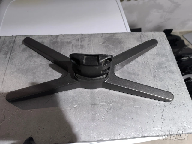 Стойка за тв Hitachi 32HXC01