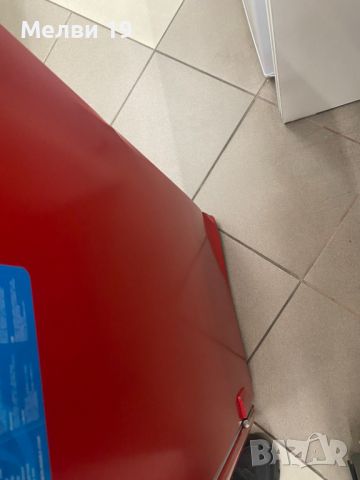 Хладилник Midea Ретро дизайн, цвят червен, снимка 3 - Хладилници - 46031917