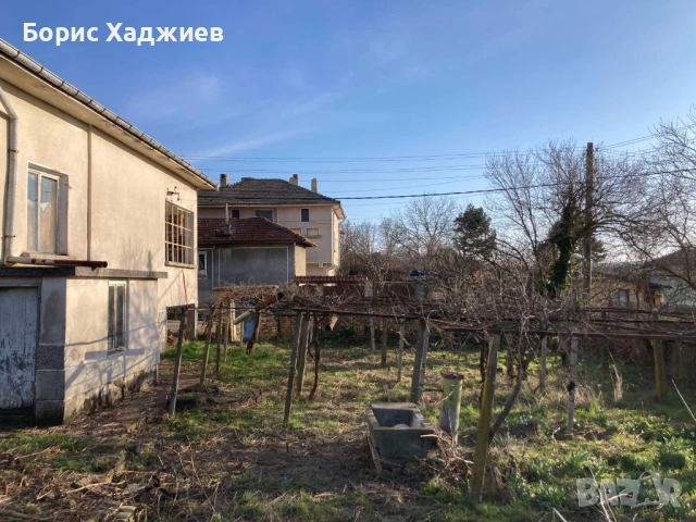 Едностайна къща с двор и стопански постройки с.Медовина, снимка 2 - Къщи - 53864965