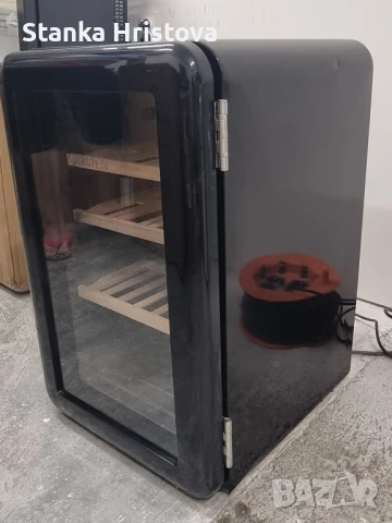 Витрина/Охладител за вино Klarstein 70L., снимка 3 - Хладилници - 50787077