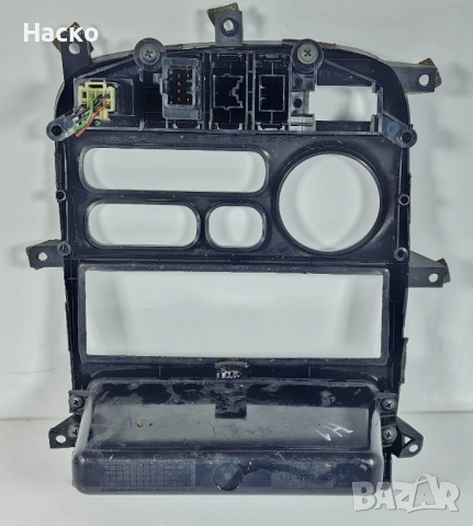 Централна Конзола Хюндай Х1 Старекс Hyundai H1 Starex, снимка 2 - Части - 52578410